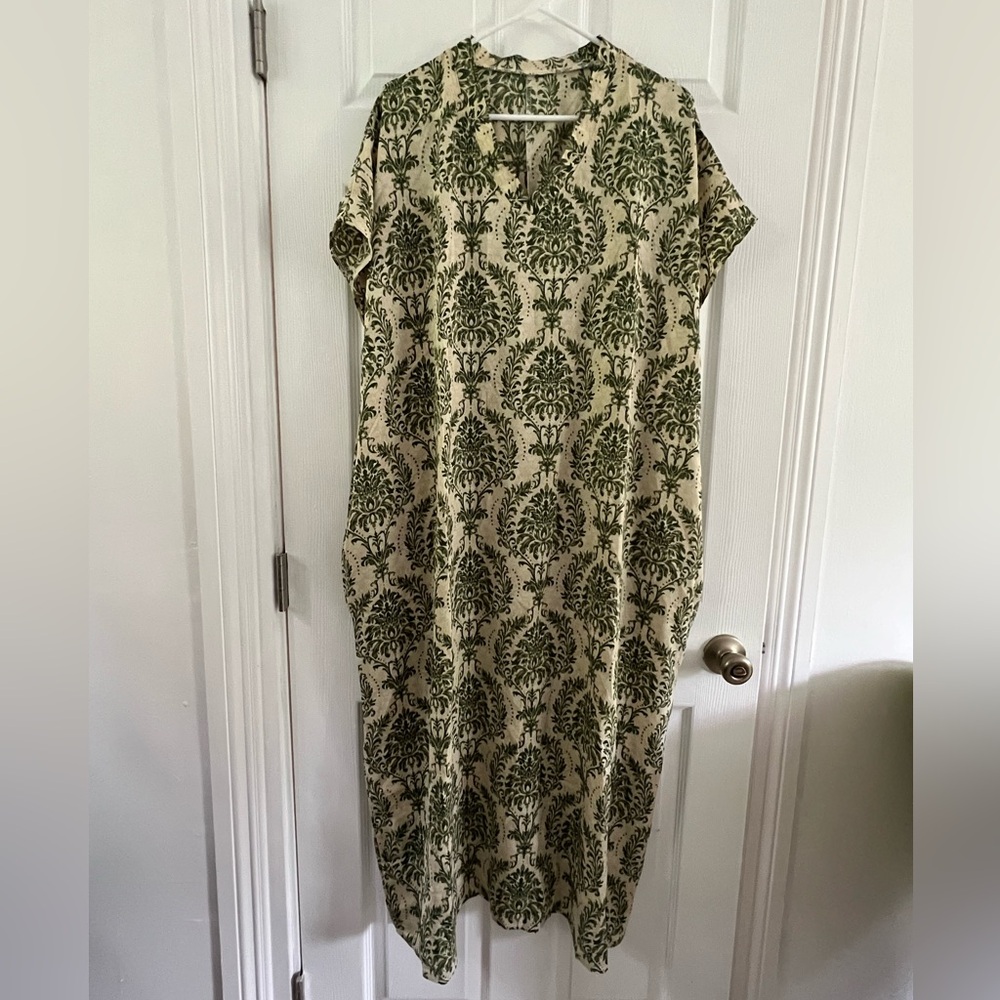 Caftan with pockets green & cream one size rayon beach swim cover-up resort NWOT